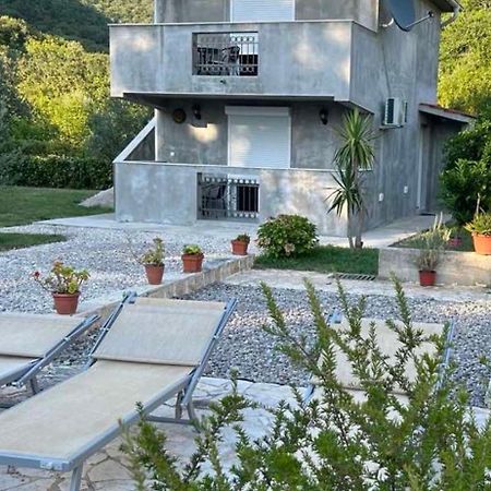 Studio Elena Tivat Luaran gambar