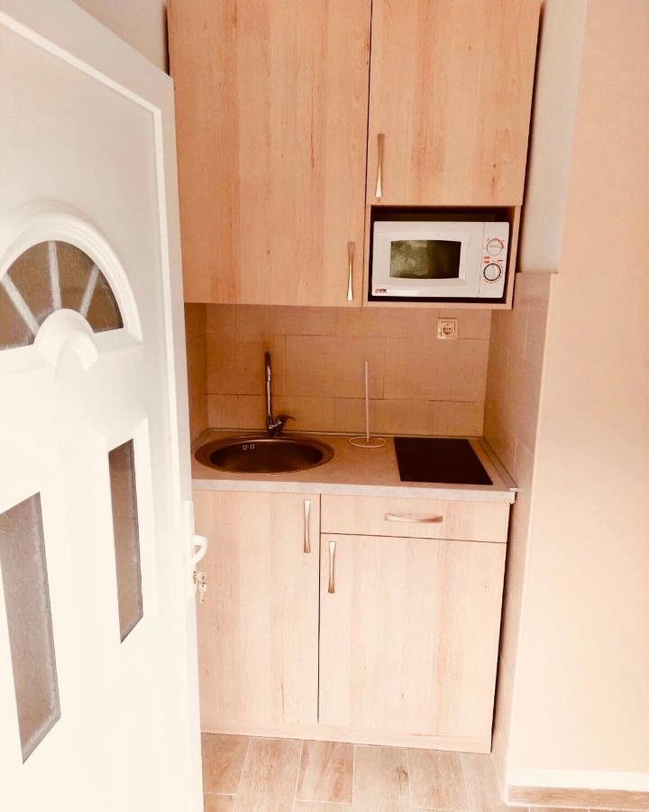 Studio Elena Tivat Luaran gambar